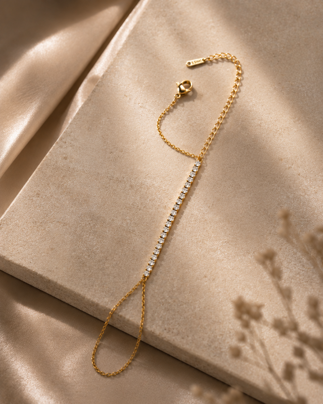 Émeraude Royale Hand Chain