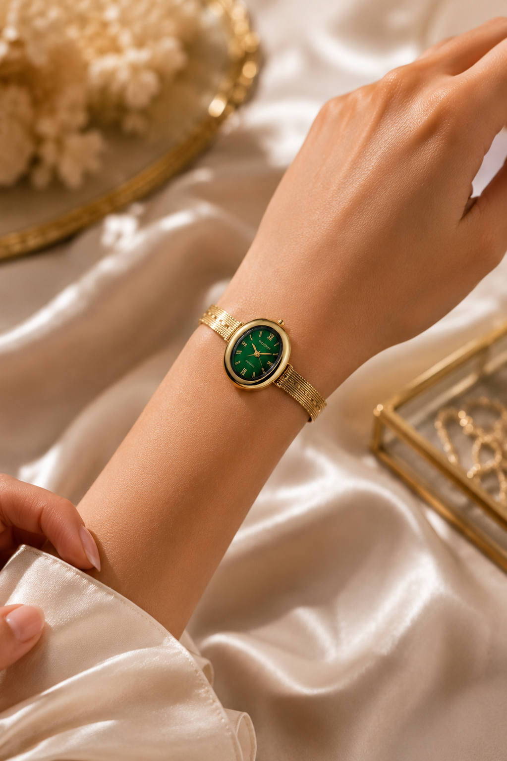 Emerald Oval Mesh Watch-Green