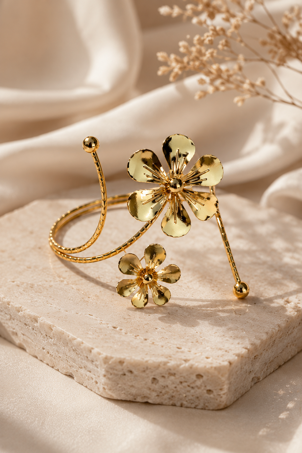 Golden Fleur Arm Cuff