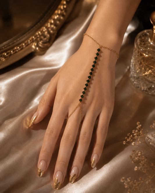 Émeraude Royale Hand  Chain